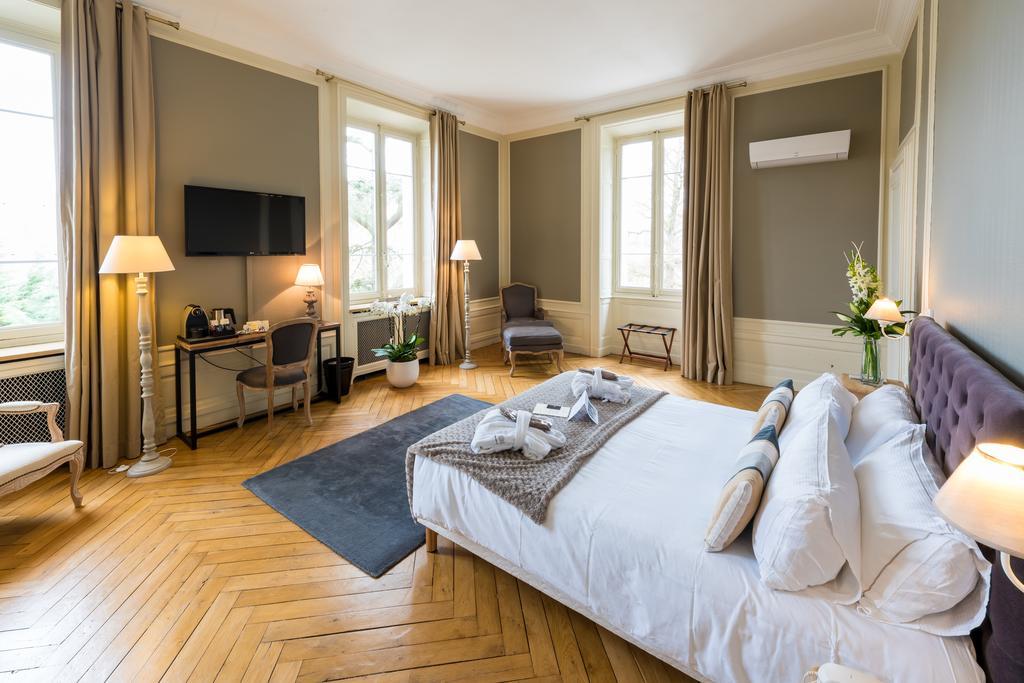 Domaine Des Sequoias - Les Collectionneurs Hotel Ruy-Montceau Luaran gambar